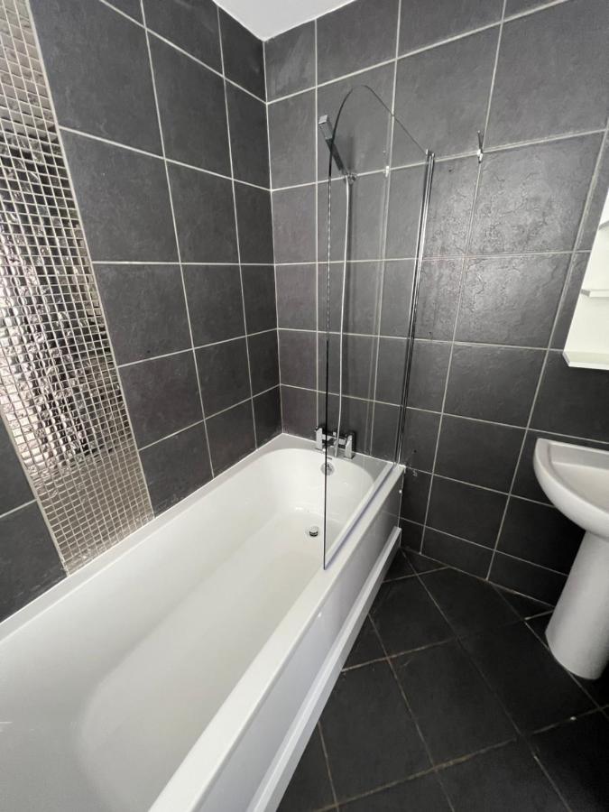 3 Bed Luxury Open Plan Living Villa Rayleigh Exterior photo